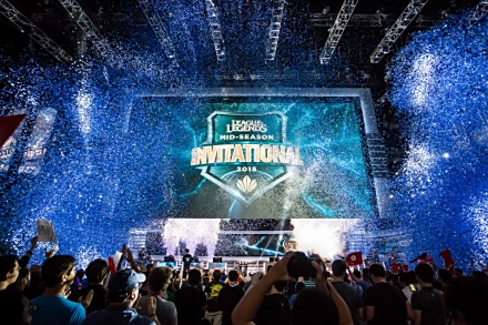 瑞士轮赛制：电子竞技赛制下的比赛公平性与淘汰赛逻辑解析及赛制改进与优化探讨